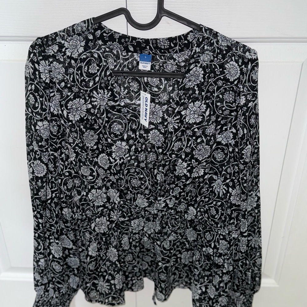 Old Navy Black and White Ruffled Long Sleeve Blouse